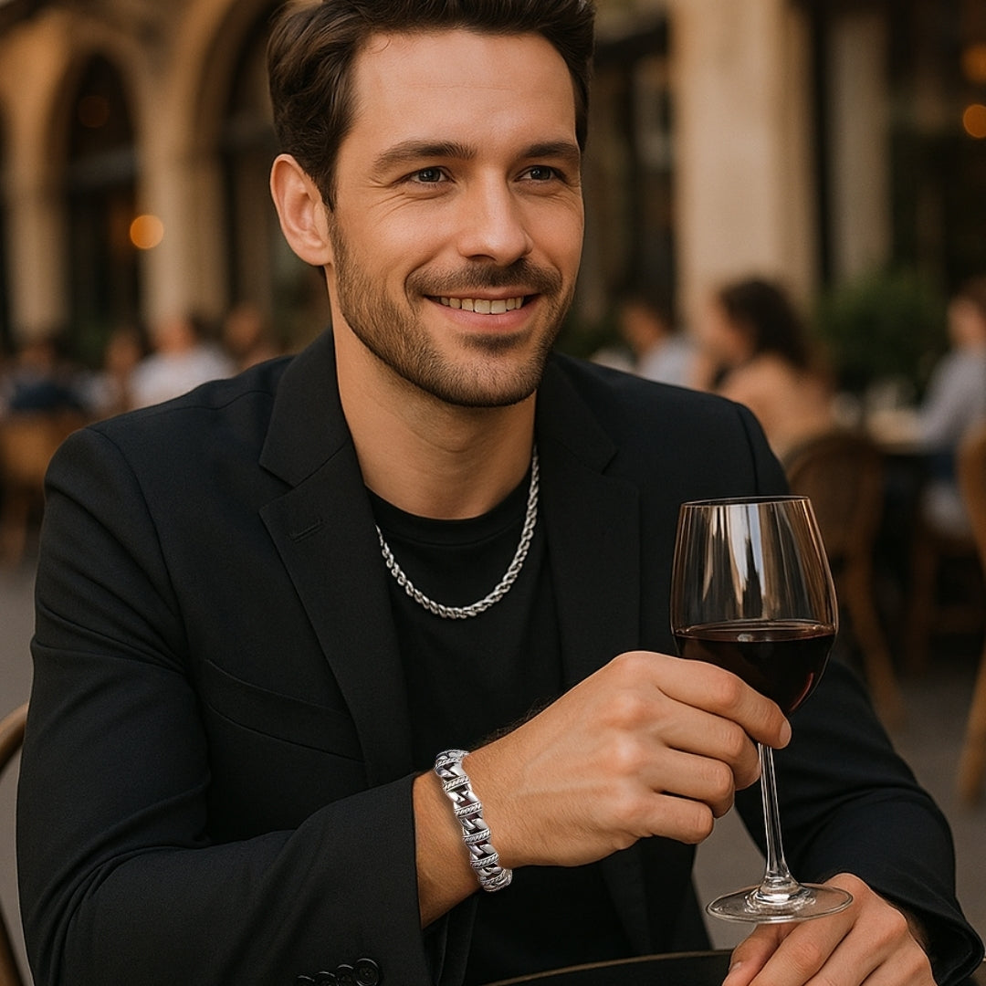 Bracelet homme luxe- TRIBALLOUR ; l'accessoire tribal qui révèle votre force