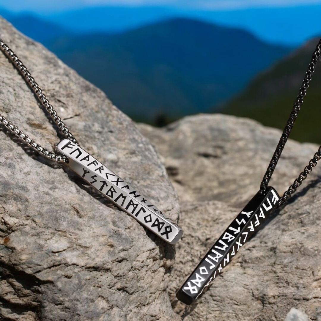 Collier homme- pendentif VORKY III™ le symbole Viking en bar torsadé