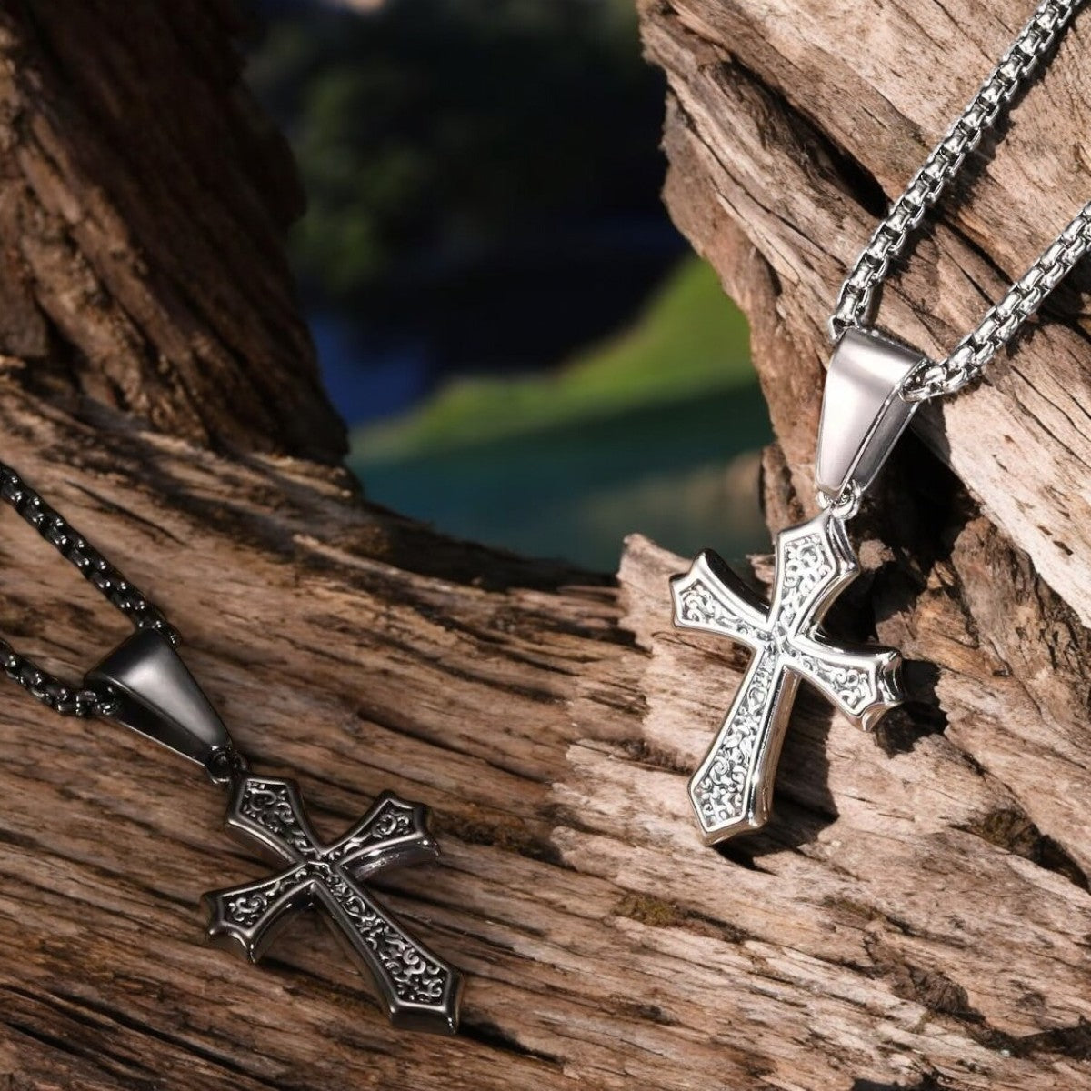 Collier homme- pendentif petite croix MINICROIX™ : Le Collier Homme Tendance