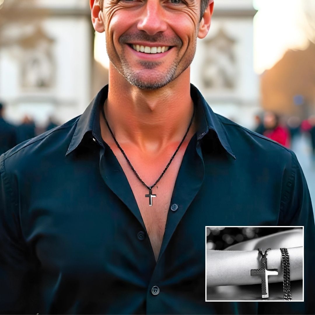 Collier hommes- pendentif croix CHESSCROSS™ : L'élégance spirituelle à votre cou