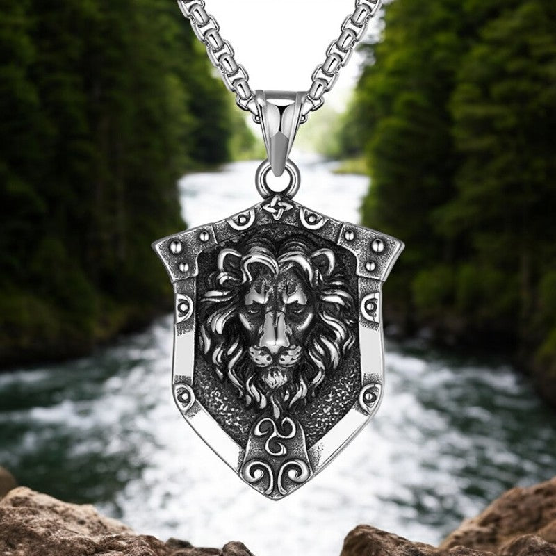 Collier homme- pendentif LE LION BOUCLIER™ ; Colliers Lion force et protection
