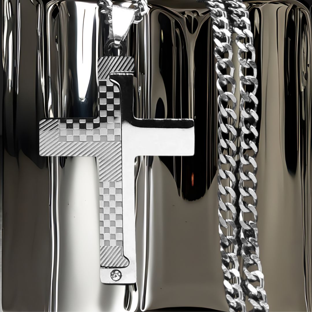 Collier hommes- pendentif croix CHESSCROSS™ : L'élégance spirituelle à votre cou