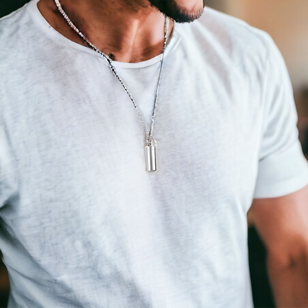 Collier homme- pendentif MEMORY FIOLE™ ; Collier avec pendentif porte souvenir cylindriques