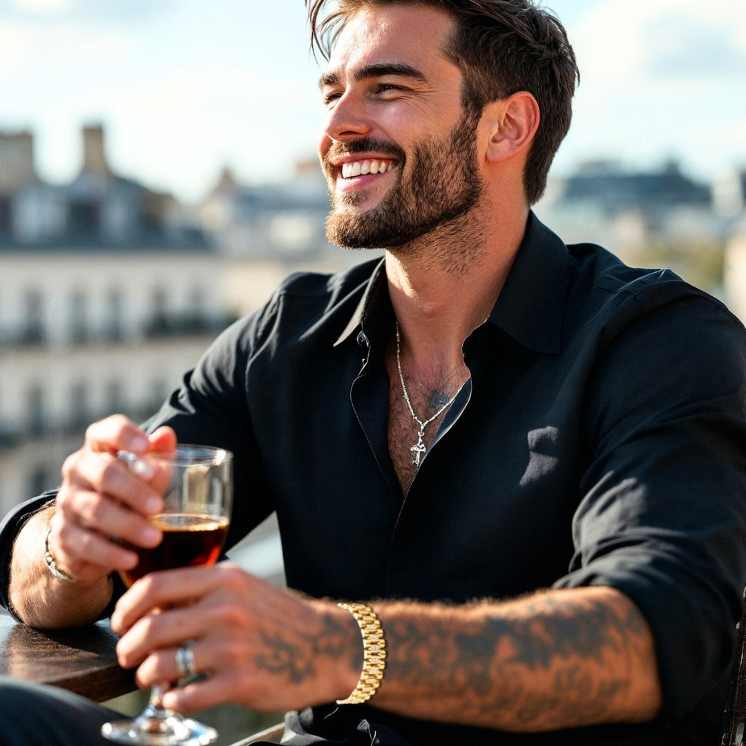 BRACELET HOMME LUXE dore homme elegnant chemise noire ete ciel verre vin