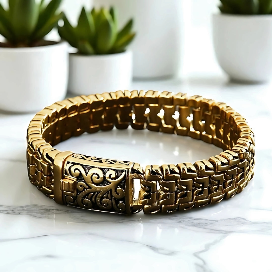 BRACELET HOMME TENDANCE doré presentation plantes table marbre
