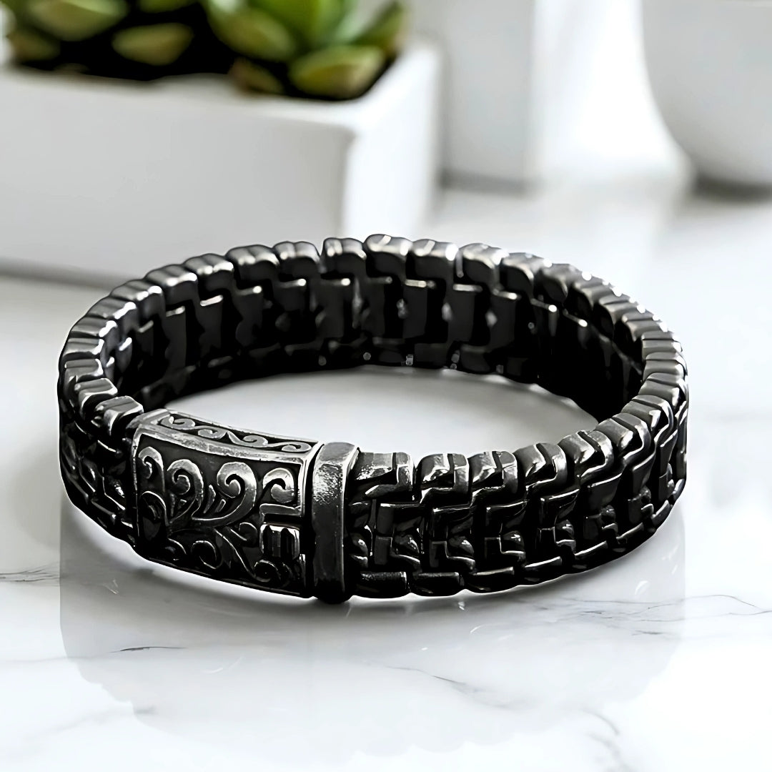 BRACELET HOMME TENDANCE noir acier presentation plantes table
