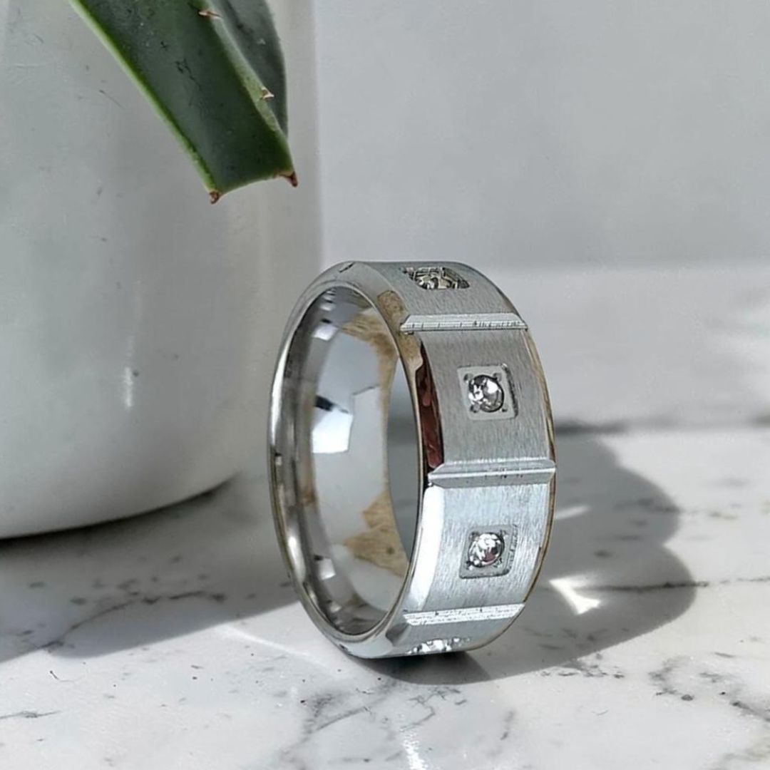 Bague homme élégante L'Anneau Souverain variante argent