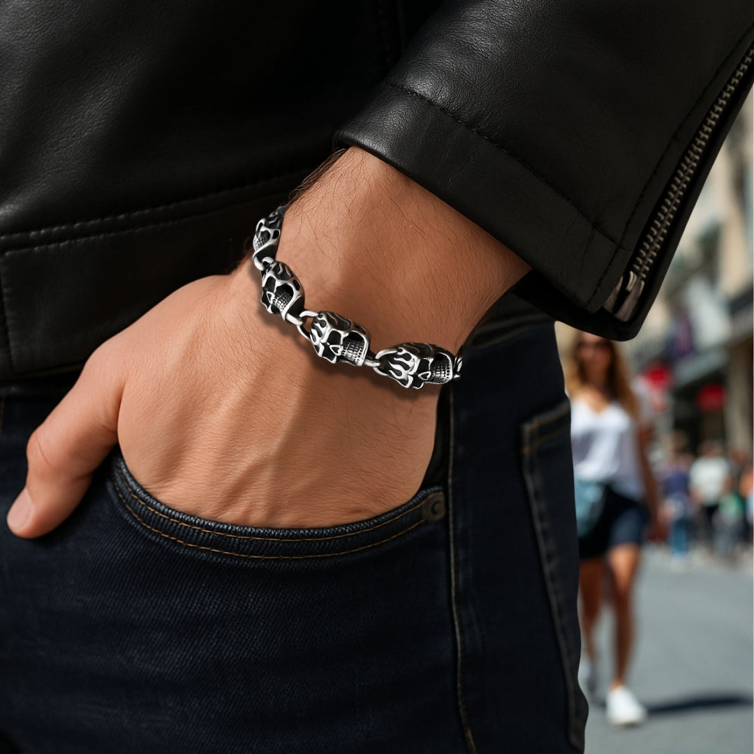 Bracelet homme breloque GOTISKULL tete de mort main poignet rue femmes cuir