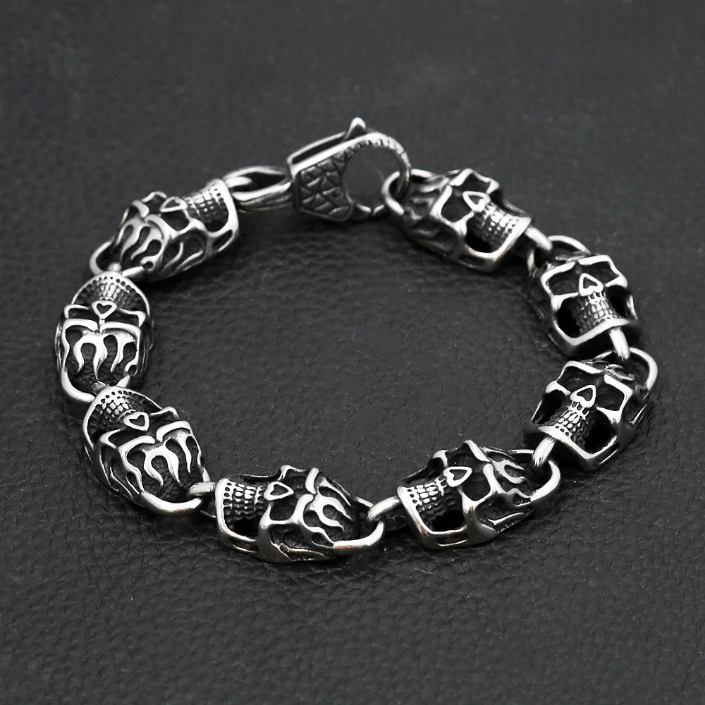 Bracelet homme breloque GOTISKULL tete de mort vinyle presentation