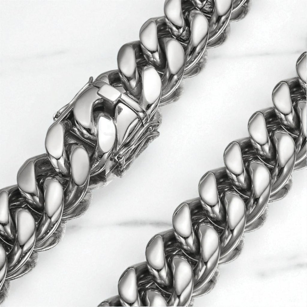 CHAINE HOMME MAILLONS CUBAINS ARGENT TABLE MARBRE PRESENTATION DETAILS
