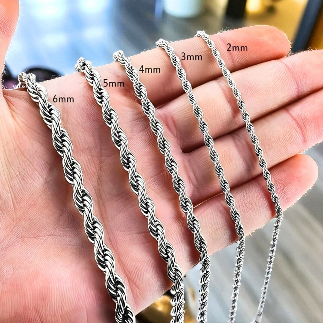 Chaine homme torsade Collier homme argent presentation grandeur main