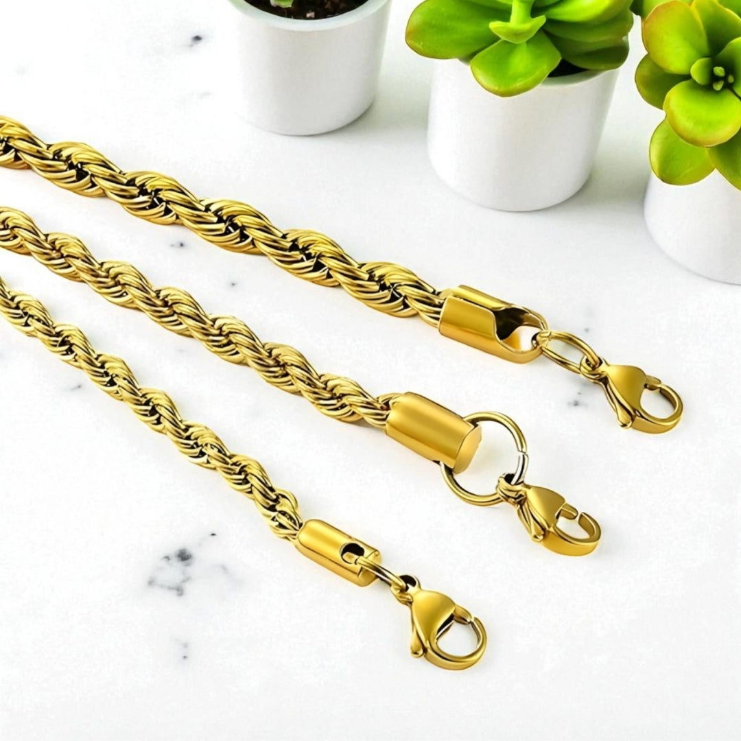 Chaine homme torsade Collier homme presentation variante doré table marbre