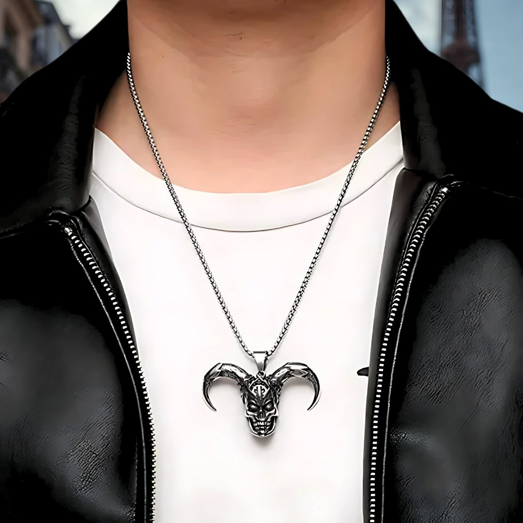Collier-homme-pendentif-démon-cornes-acier-homme-élégant-t-shirt-veste-cuir-noir-Européen-tour-Eiffel-Paris-cornes-