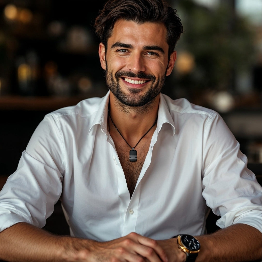 Collier homme-pendentif-homme-élégant-jeune-plaque militaire-de luxe-noir-argent