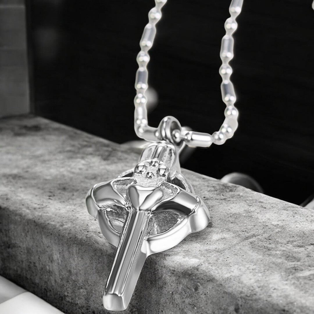 Collier homme- pendentif croix URNOCROSS™ : Le Pendentif Croix Commémoratif Élégant