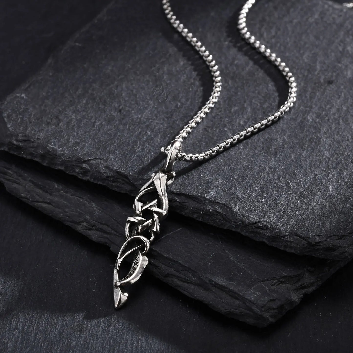 Collier homme-pendentif TRIBAL™- L'expression d'une identité forte