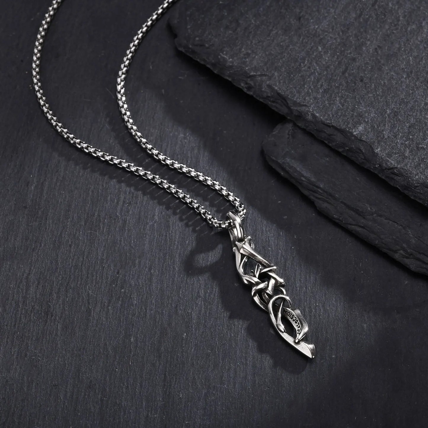 Collier homme-pendentif TRIBAL™- L'expression d'une identité forte