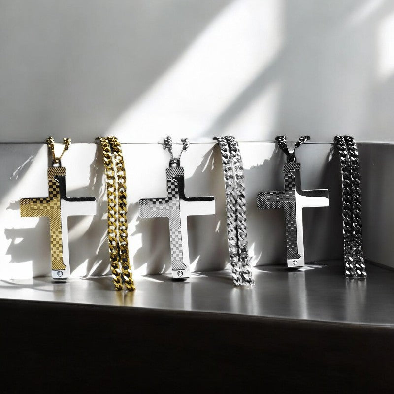 Collier hommes- pendentif croix CHESSCROSS™ : L'élégance spirituelle à votre cou