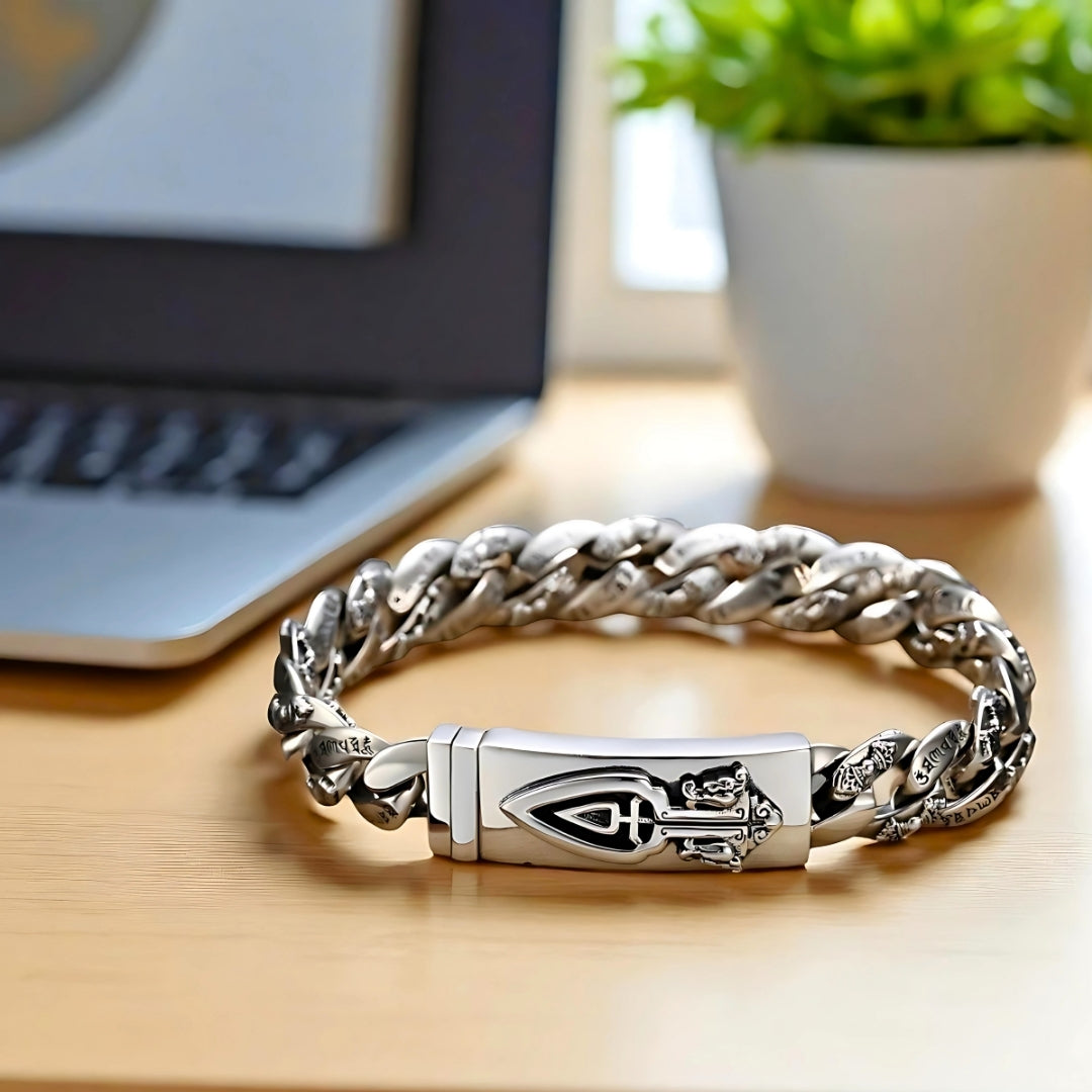 bracelet homme luxe arrow king table ordinatieur presentation