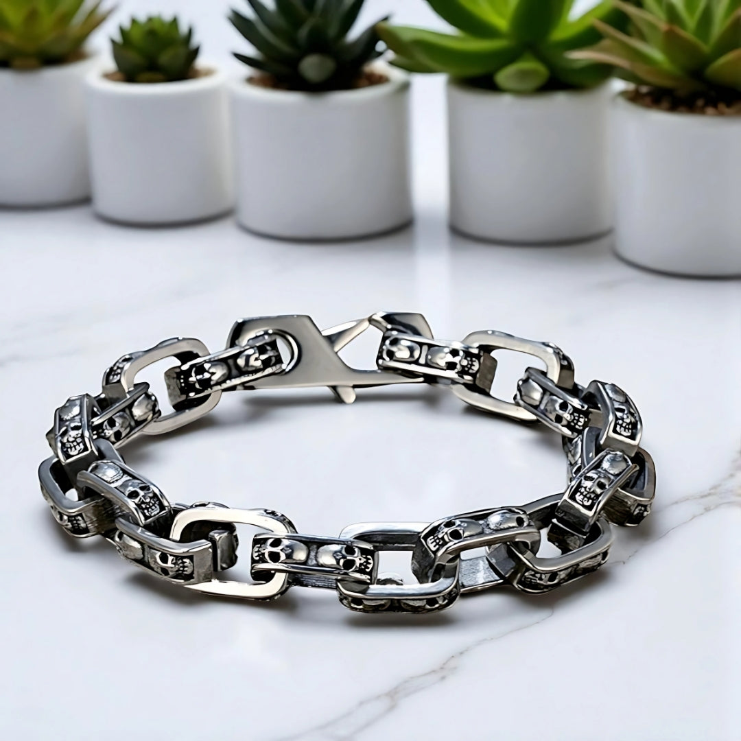 bracelet homme maillons skull crane table marbre plantes