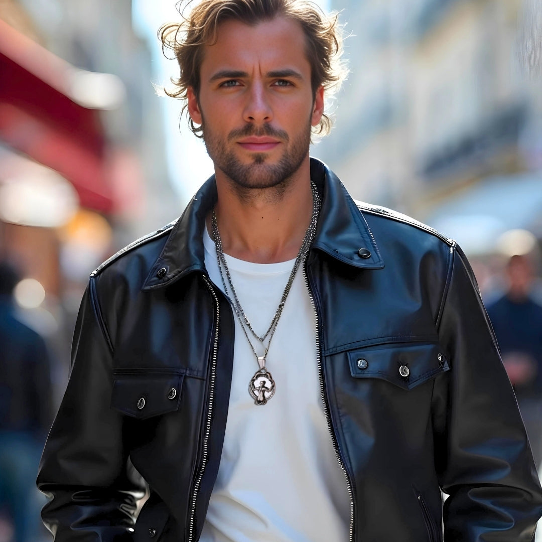 collier-homme-pendentif-miroir-magique-femme-tête-de-mort-homme-élégant
