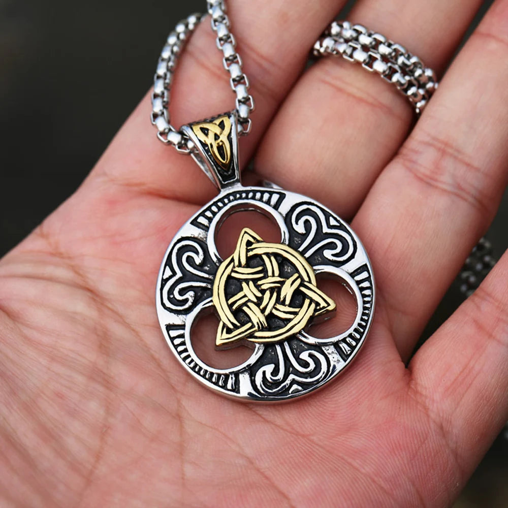 Collier homme- pendentif NOEUD VORKA™ : Le pendentif nœud celtique qui connecte votre destin