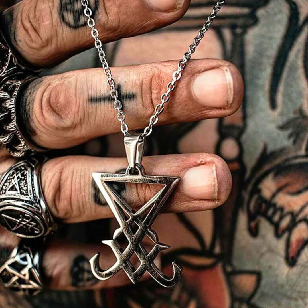 collier-homme-pendentif-satalace-argent-main-tatoo-Paris