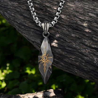 Collier homme-pendentif MENHIR SOLEIL : symbole millénaire d'énergie
