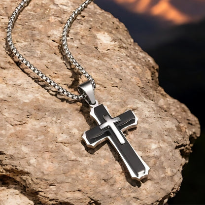 Collier homme- pendentif croix  CROIX SUR CROIX II™ : un symbole de foi et de protection