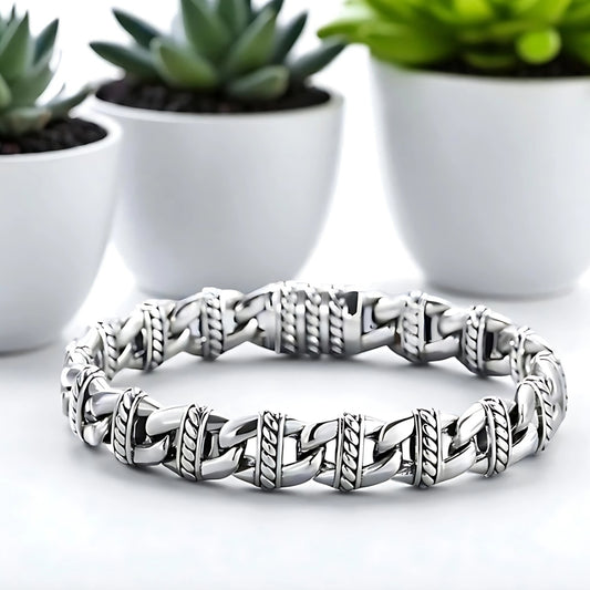 Bracelet homme luxe- TRIBALLOUR ;  l'accessoire tribal qui révèle votre force