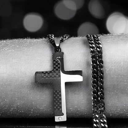 Collier hommes- pendentif croix CHESSCROSS™ : L'élégance spirituelle à votre cou