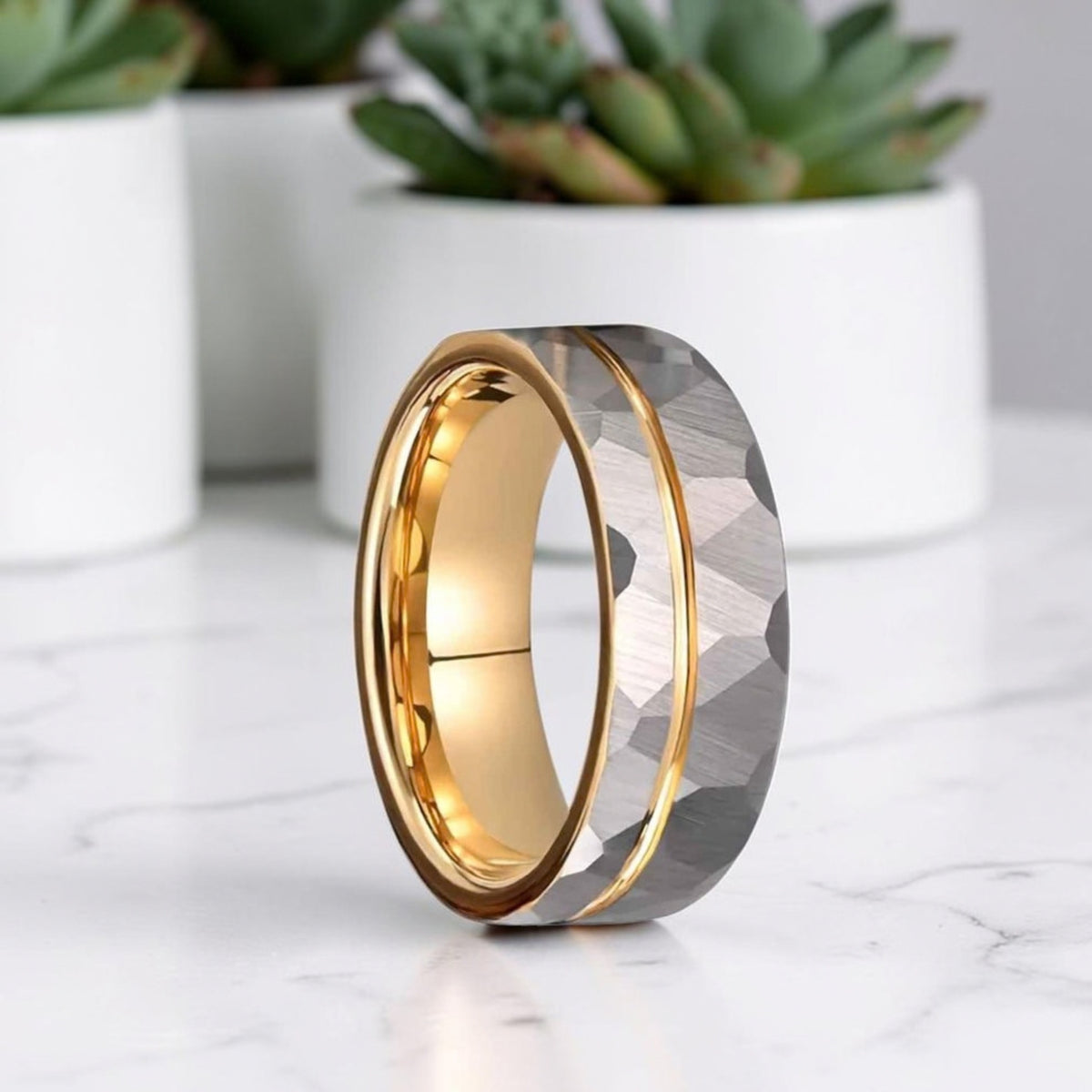 Alliance Homme | Tungstène Martelé & Rainure