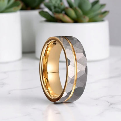 Alliance Homme | Tungstène Martelé & Rainure