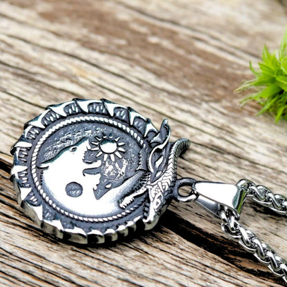 Collier homme- pendentif COUROBOROS™ : Le Pendentif Symbolique de l'Évolution Éternelle