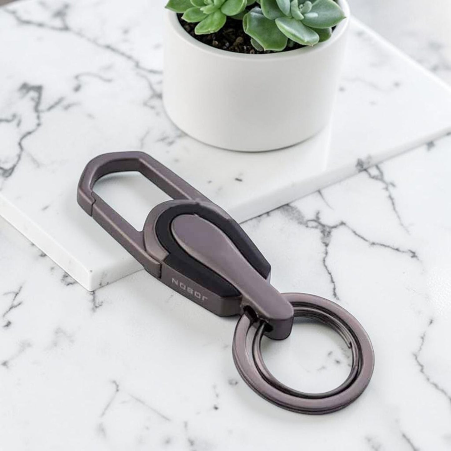 Porte clés HOMME | Mousqueton Design "Titan Grip"