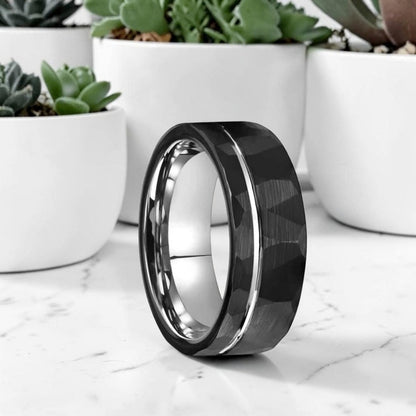 Alliance Homme | Tungstène Martelé & Rainure