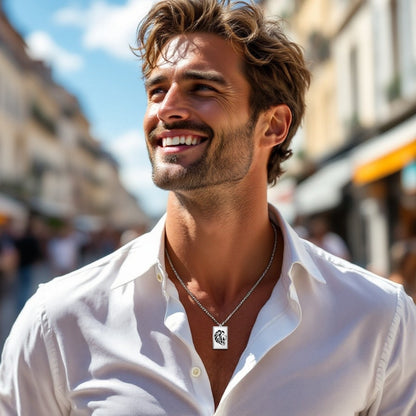 Collier homme- pendentif LÉOLOOK™  ; Collier tête de Lion gravé sur plaque