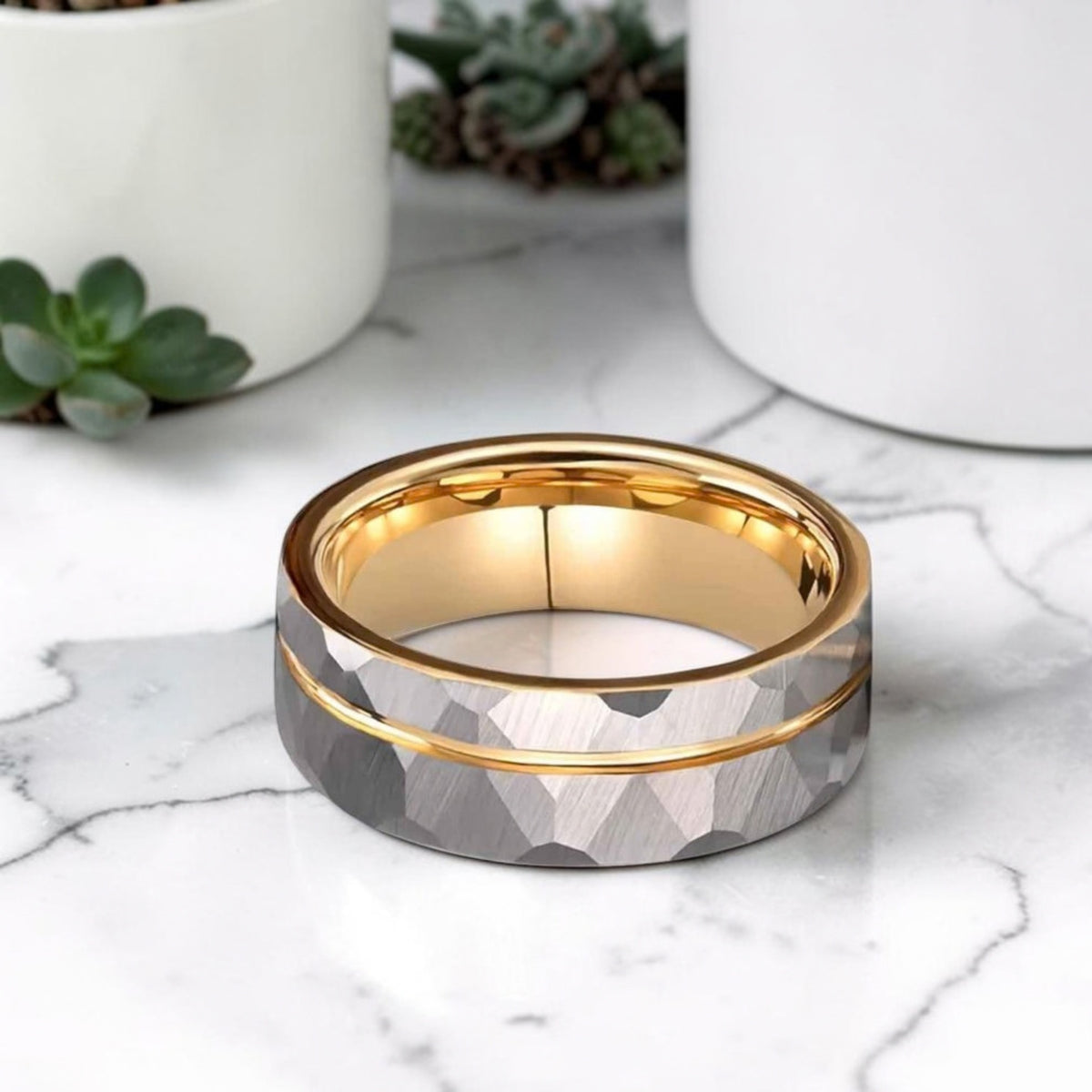 Alliance Homme | Tungstène Martelé & Rainure