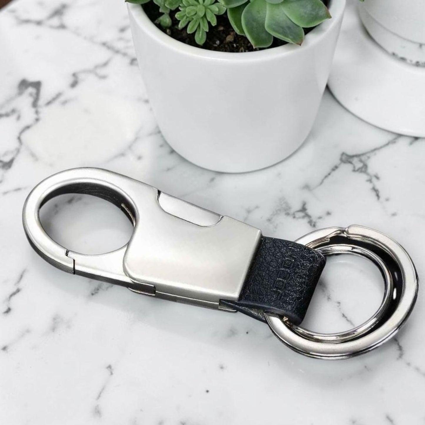 Porte clé mousqueton |  luxe avec cuir L'Urbain Élégant