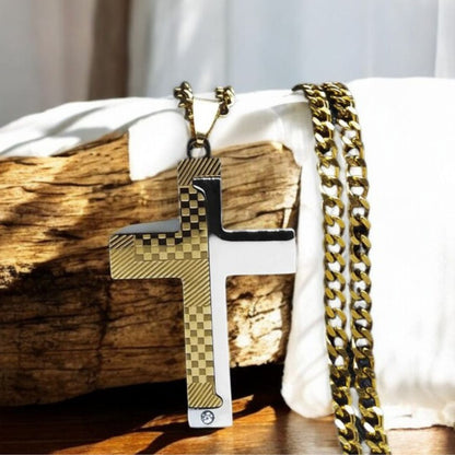 Collier hommes- pendentif croix CHESSCROSS™ : L'élégance spirituelle à votre cou