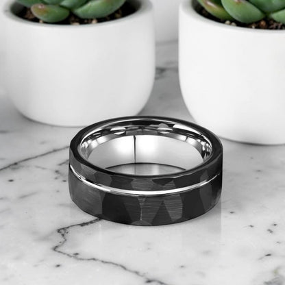 Alliance Homme | Tungstène Martelé & Rainure