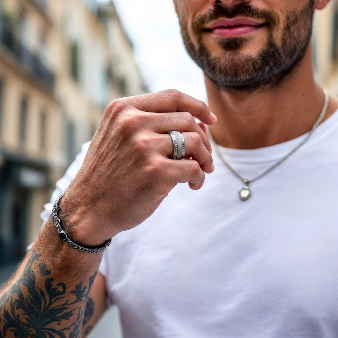 Alliance pour homme Alliance Horizon givrée biseautée argente t-shirt blanc