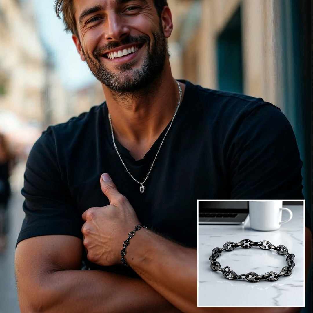 BRACELET-HOMME-COULEUR-ARGENT-ANCIEN-T-SHIRT-NOIR-PARIS