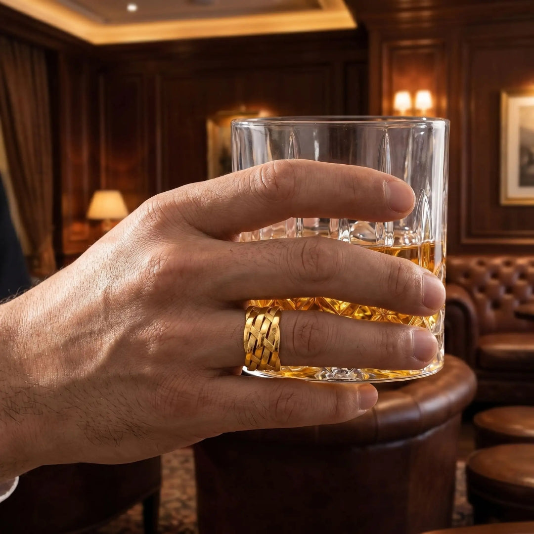 Bague Homme L'Alliance Tressée "Gallow" doree main alcool loudge