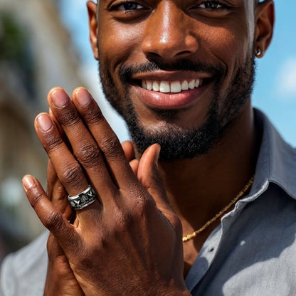 Bague acier inoxydable | mains jointes « Seul Dieu peut me juger » homme noir souriant mains ensemble