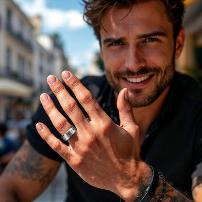 Bague homme, Alliance Viking Futhark en Acier Bicolore argent chemise noire bracelets