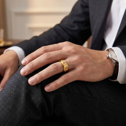 Bague homme élégante L'Anneau "Souverain dore homme elegant complet