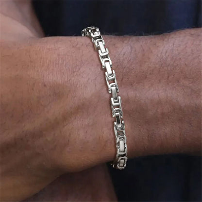 Bracelet Homme LINKOT™ argent poignet chandail bleu fonce