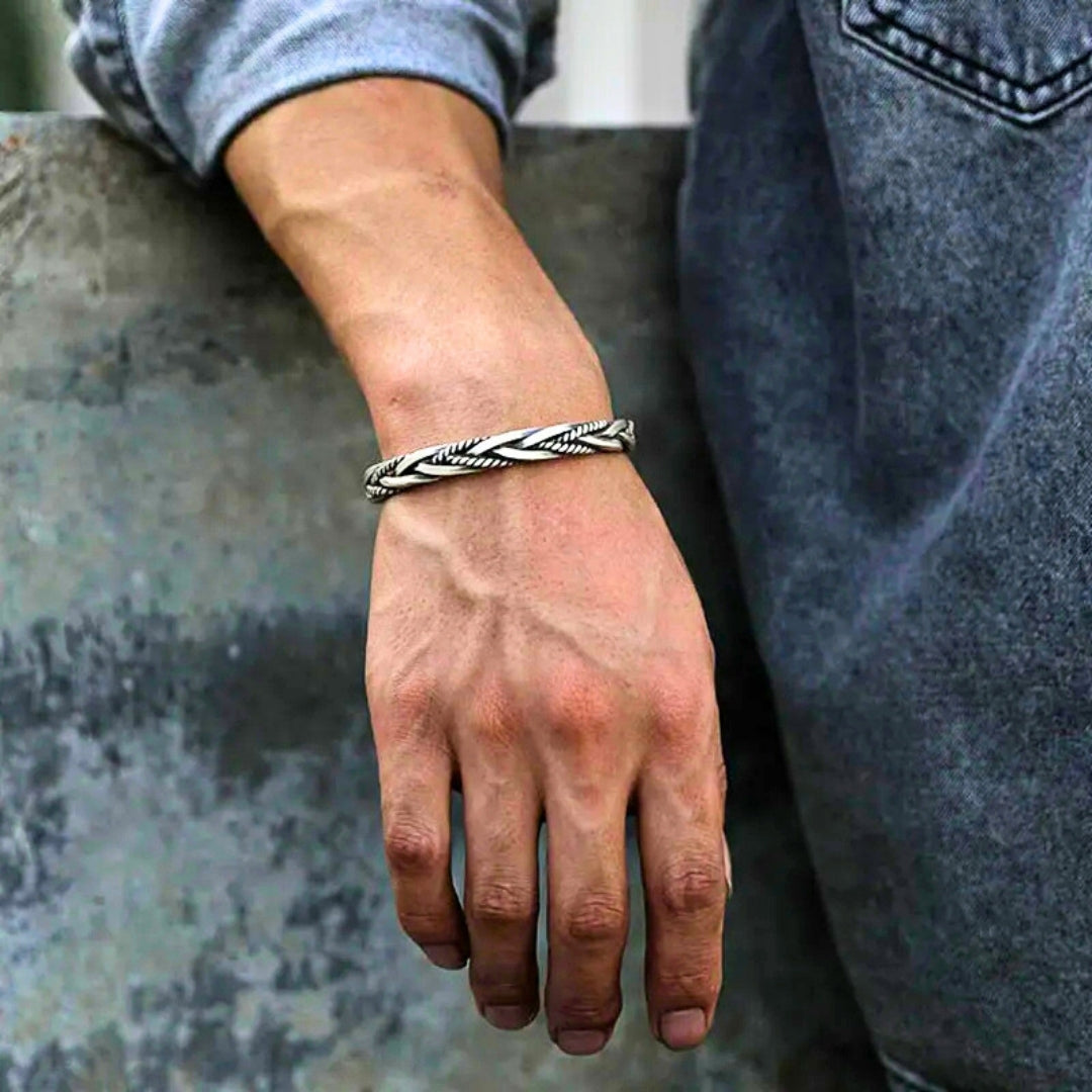 Bracelet homme-TRIBITHAI  poignet main jeans bleu