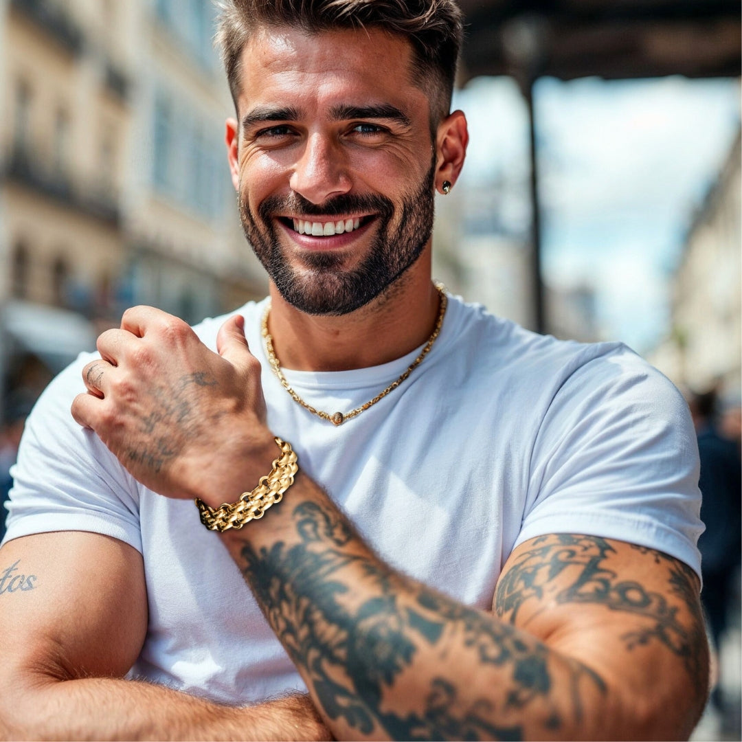 Bracelet homme BELCHER DOUBLÉ™ dore t-shirt blanc rue